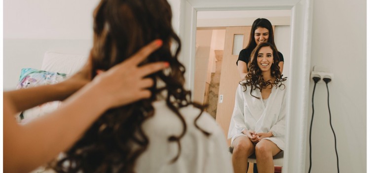 היתרונות והחסרונות של איפור ותסרוקת עד הבית היתרונות והחסרונות של איפור ותסרוקת עד הבית